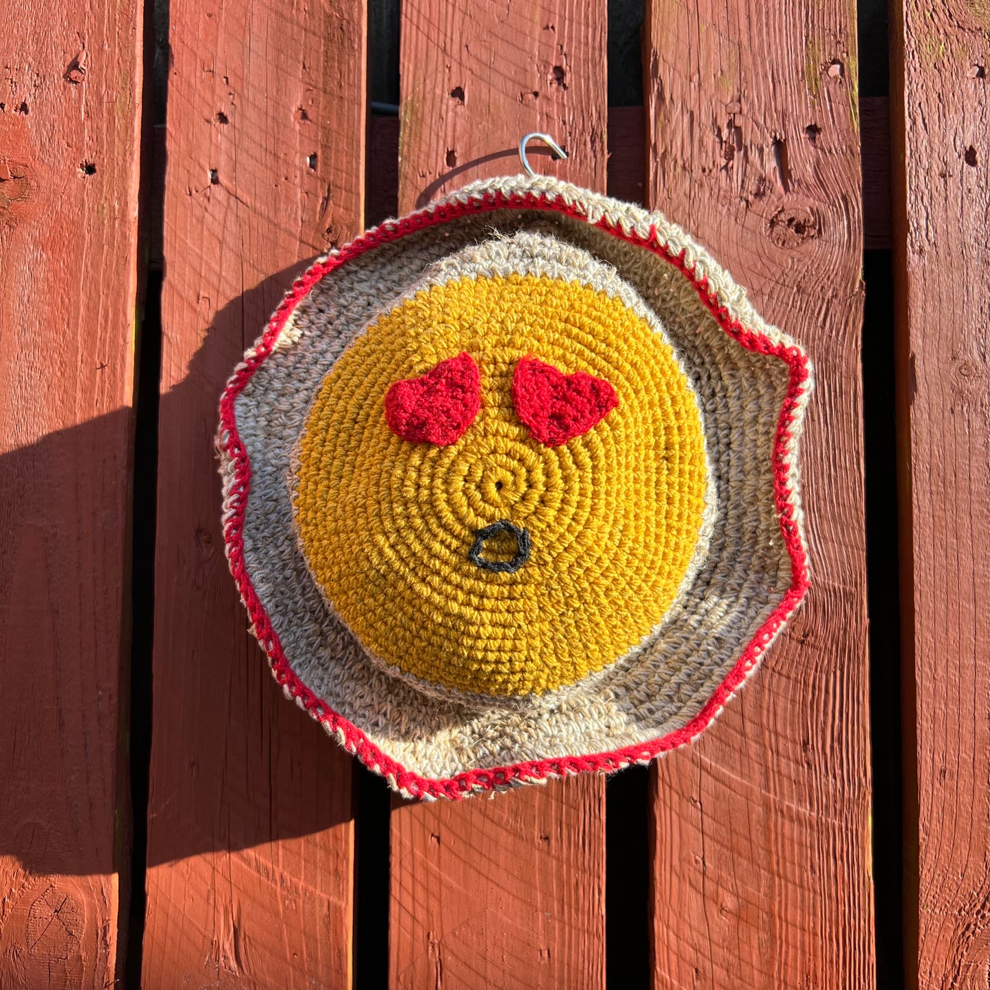 Hand weaving Smiley hat